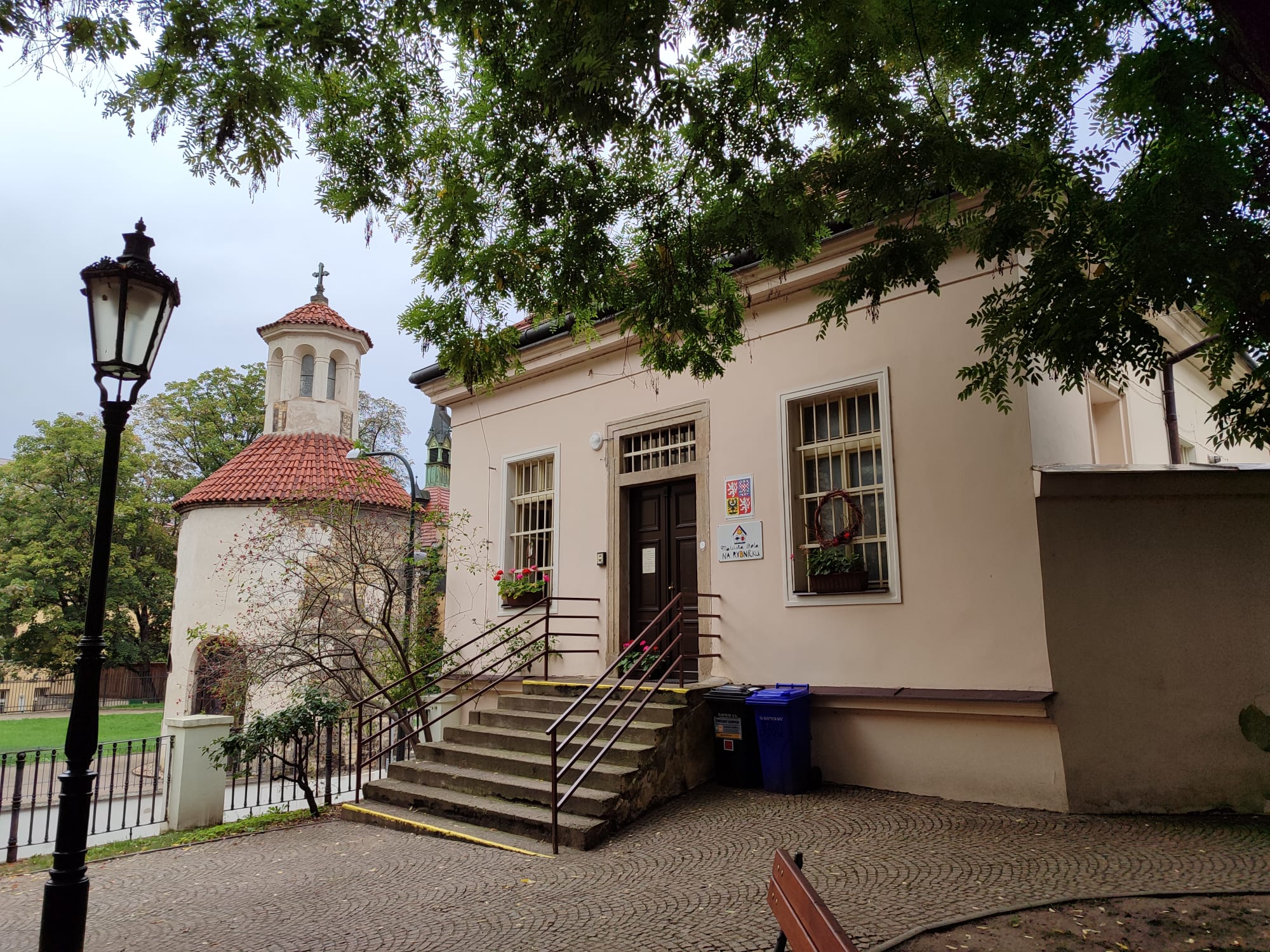 Na_Rybníčku_8_foto_budovy.jpg