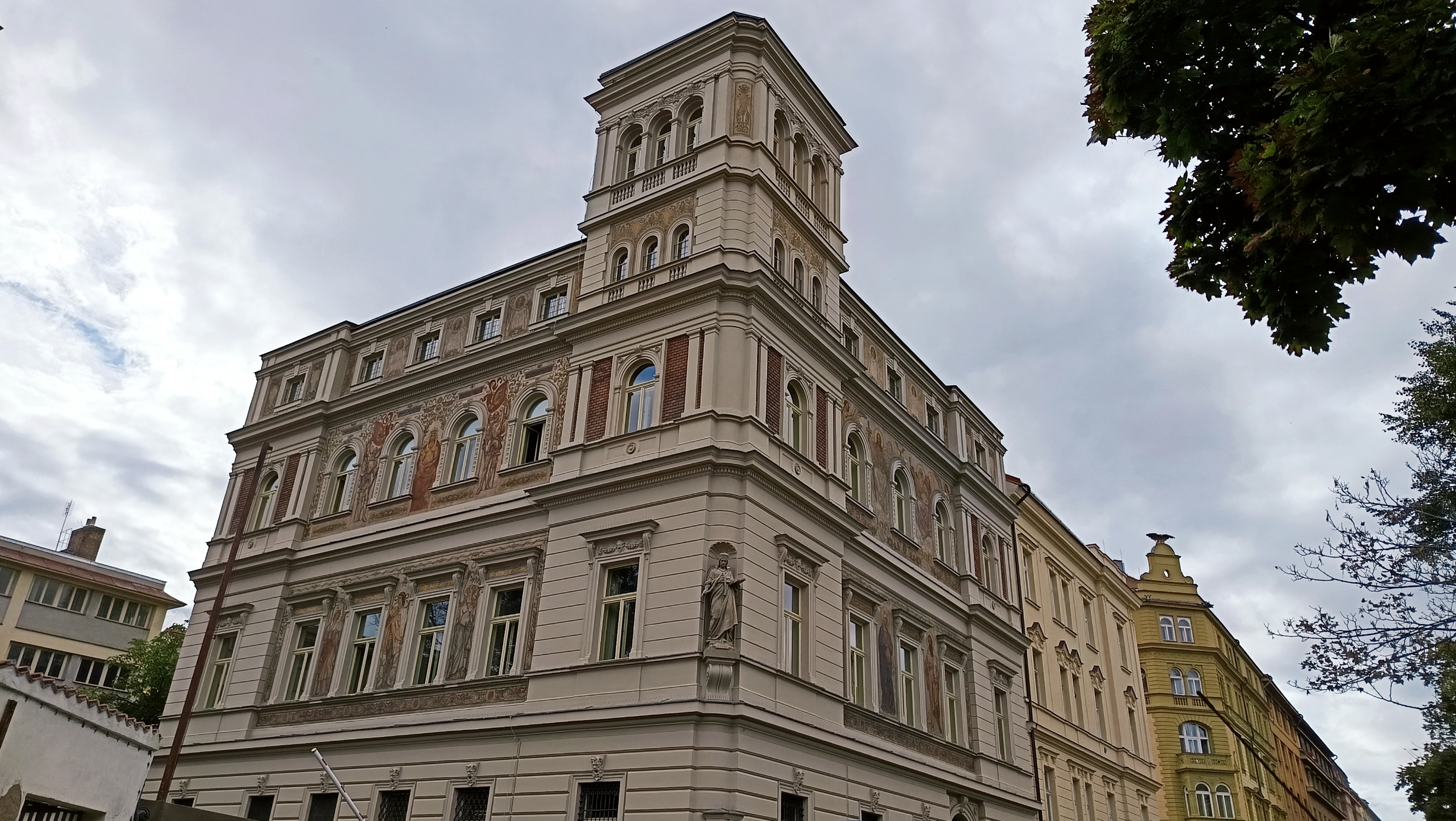 Trojická 18 foto budovy